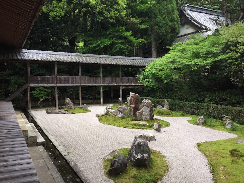 https://oniwa.garden/wp-content/img/25_shiga/1503_ryoutanji/01.jpg