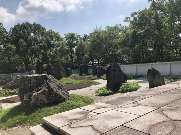 豊國神社庭園 秀石庭