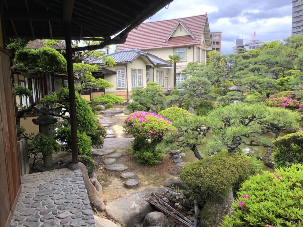 福寿会館庭園