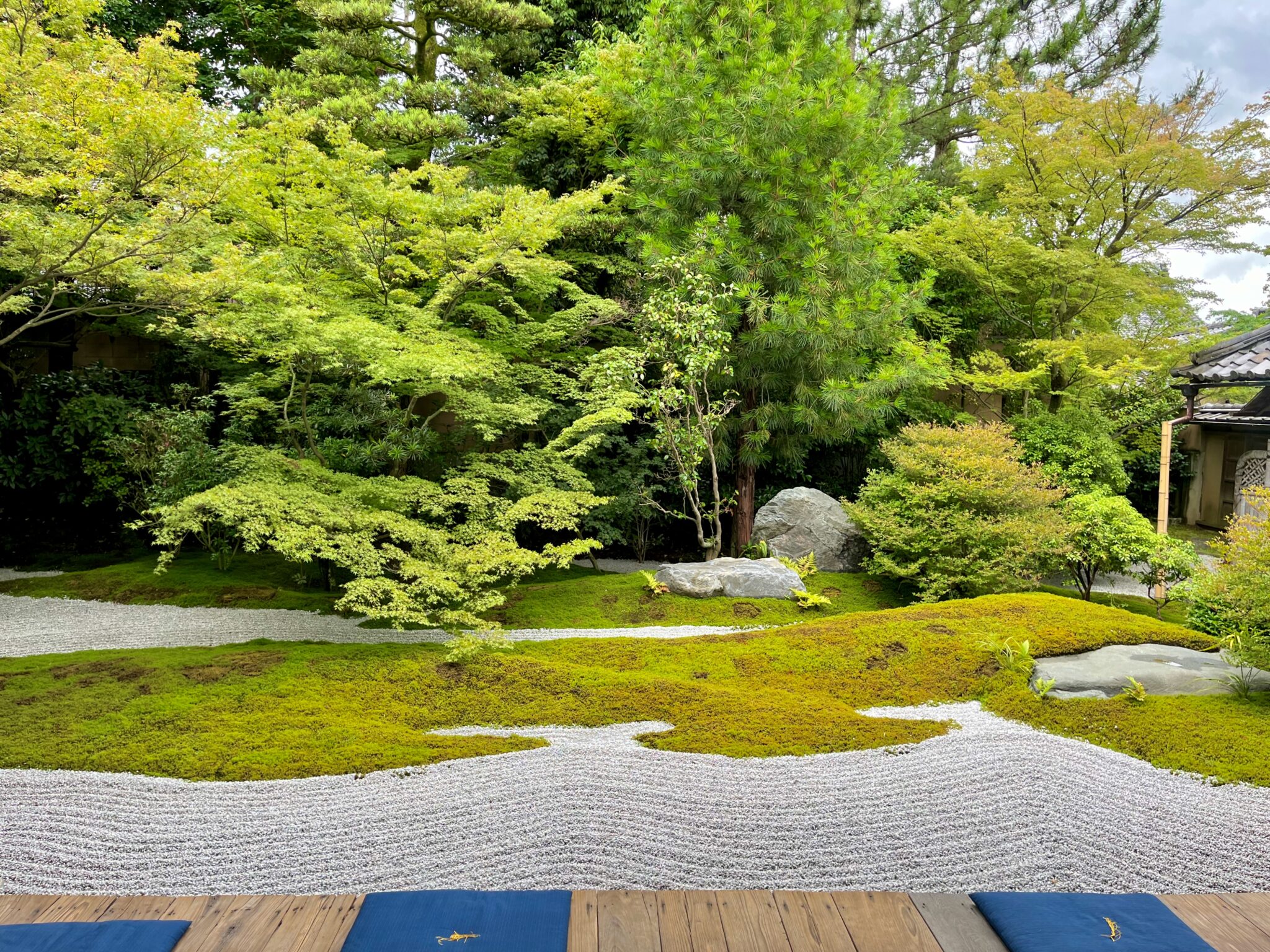 aménagement-jardin-spirale-aromatique-plantes