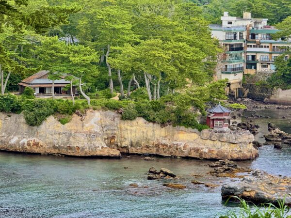 岡倉天心旧宅・庭園及び大五浦・小五浦（六角堂）