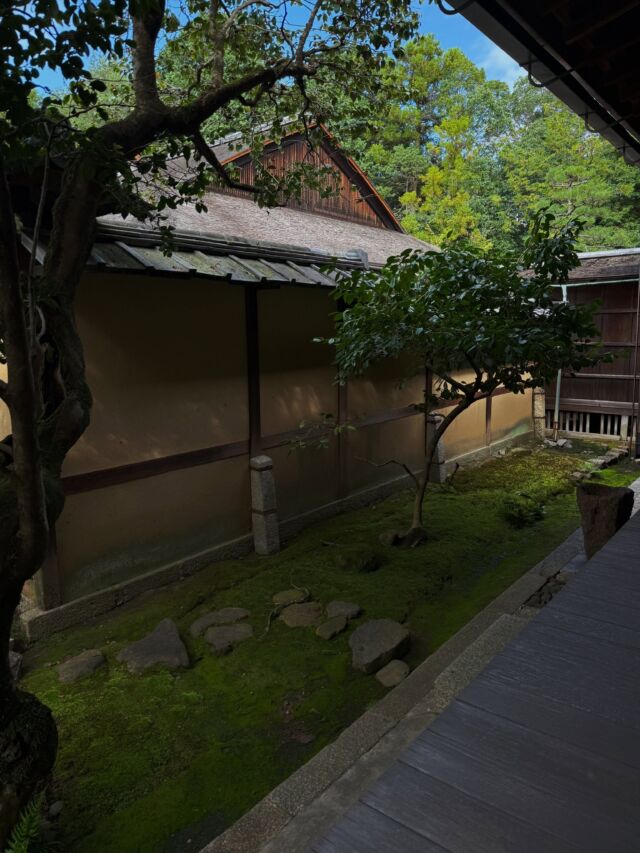 THE SAIHOKUKAN HOTEL ― 重森千靑作庭…長野県長野市の庭園。 | 庭園